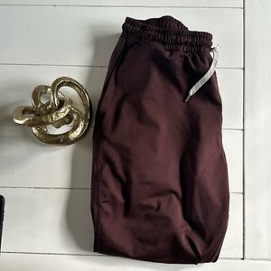 One brand new pair of Vuori Sunday joggers, size medium.